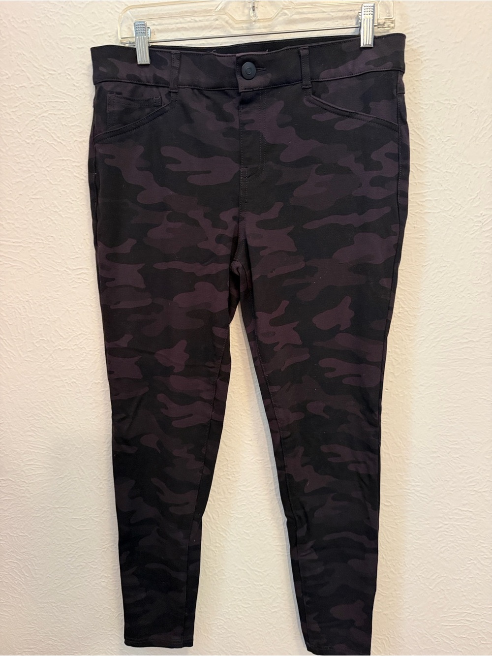 💜💜💜BOGOHO💜💜💜Women's Black & Dark Purple Camo Jeggings-L